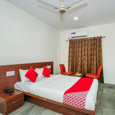 Oyo 22940 Sri Durga Residency Hotel